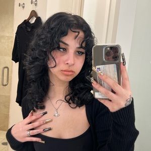 Meet your Posher, Avalon